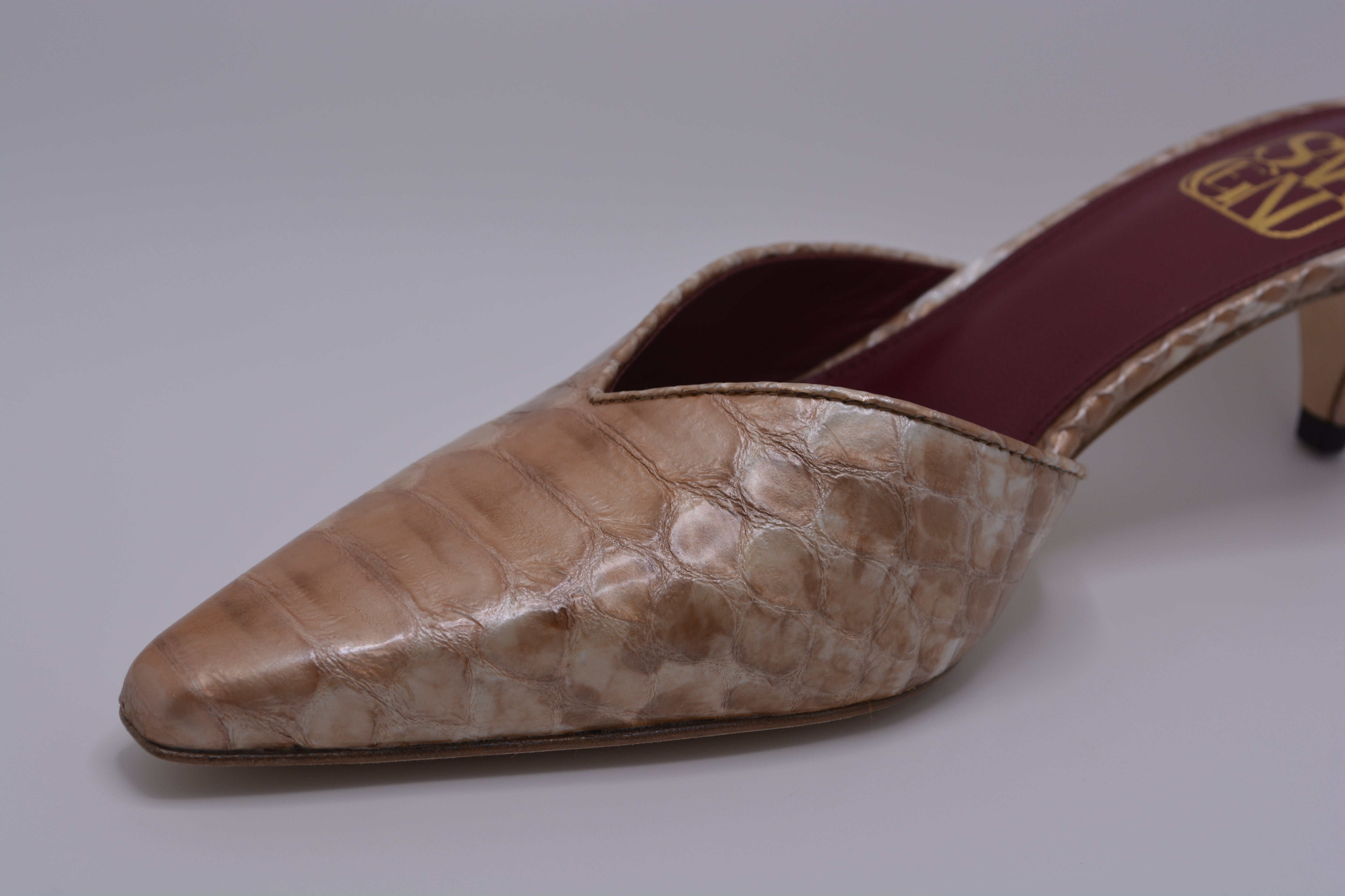 The Exotic Carol Kitten Heel-11